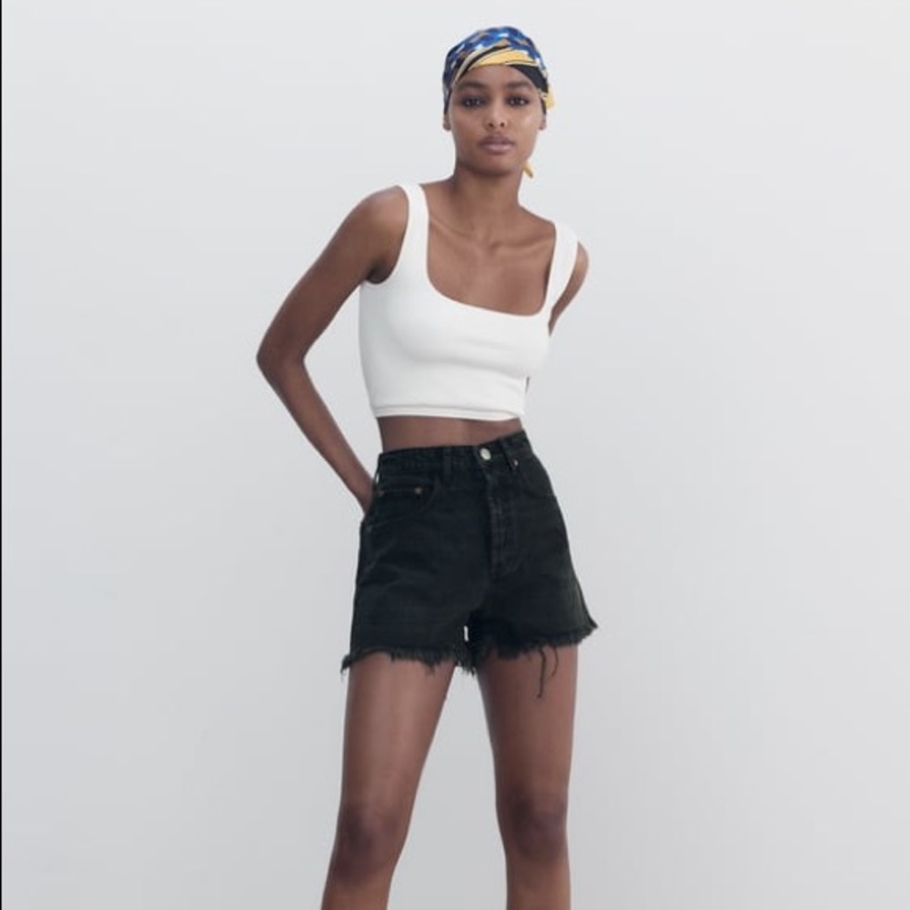 Zara Frayed Hi Rise Denim Shorts